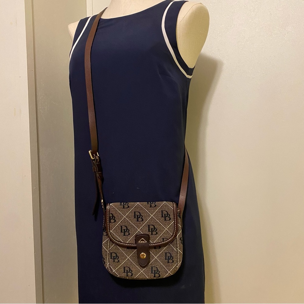Dooney & Bourke crossbody purse